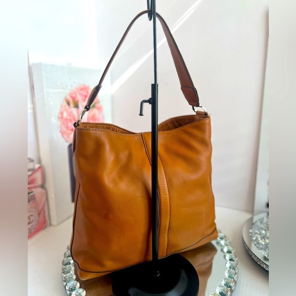 Michael Kors brown pebbles leather hobo shoulder bag - Picture 3 of 11